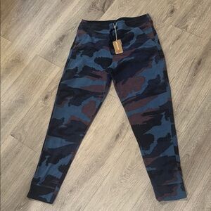 NWT Patagonia camouflage Jogger Pants